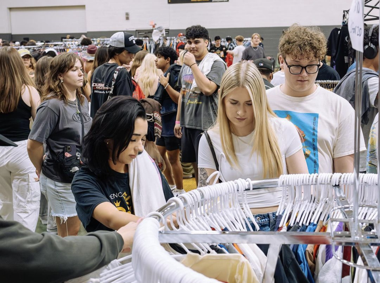 Vintage clothing resale trend grows in Phoenix for fashion enthusiasts