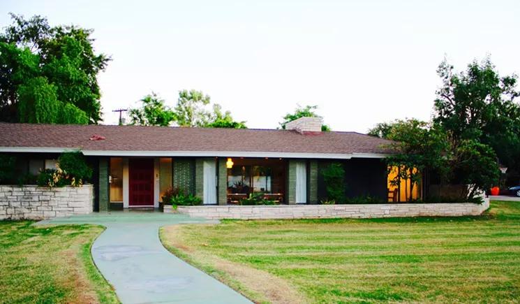 Inside Jim and Amy Adkins’ timeless central Phoenix ranch house