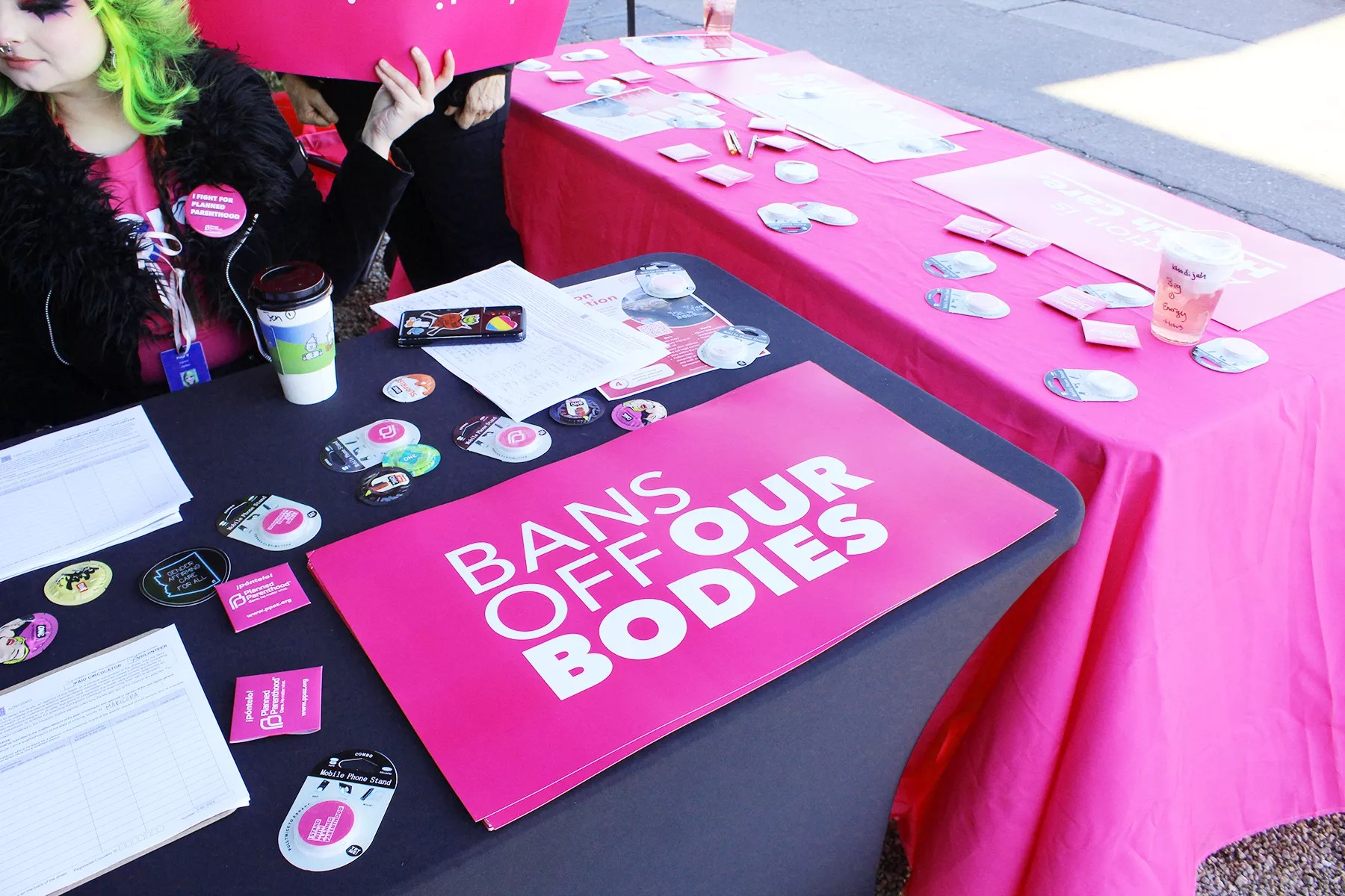 A Planned Parenthood table outside Brick Road Coffee on Jan. 13.
