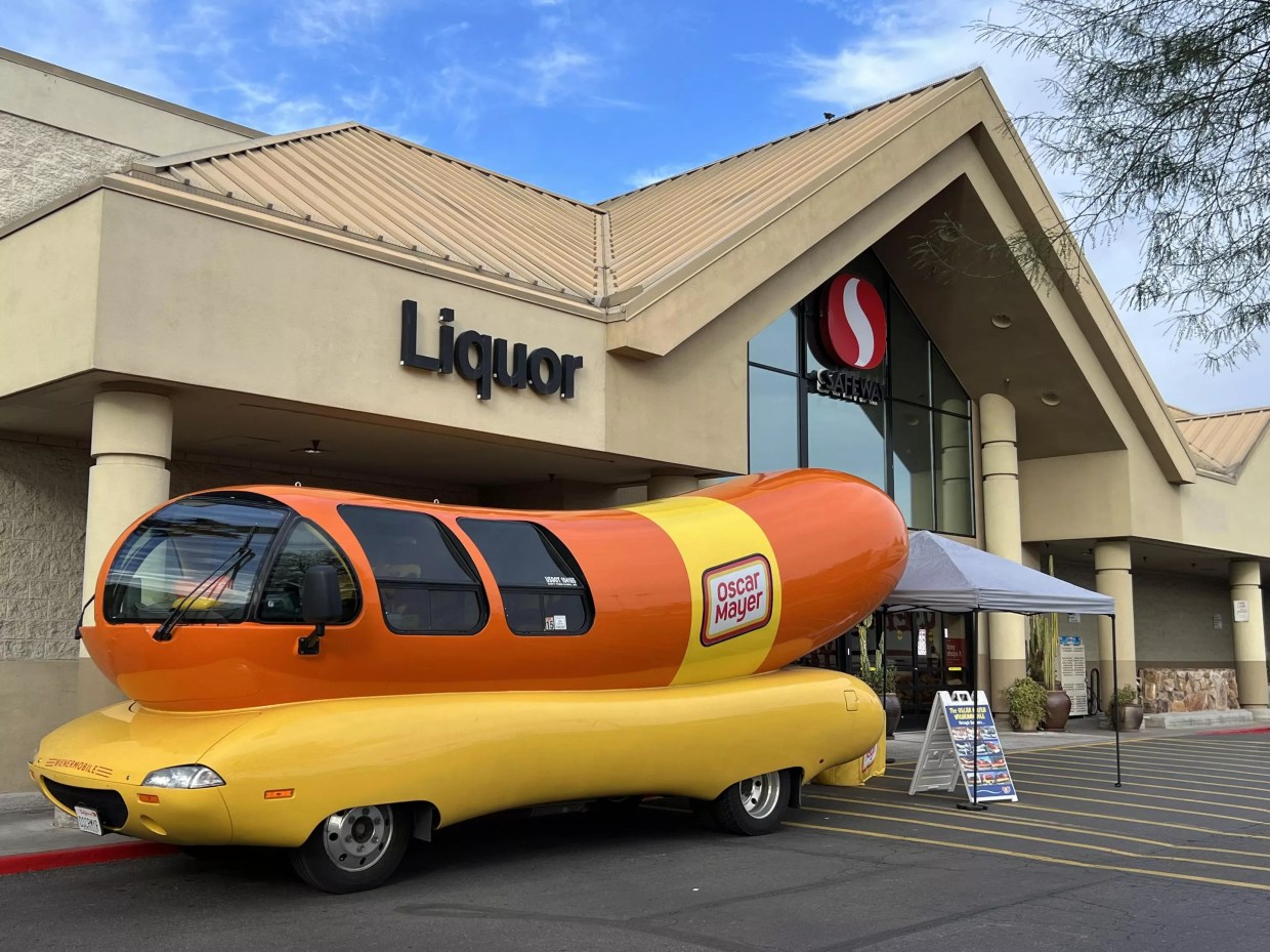 7 photos from the Oscar Mayer Wienermobile’s visit to Phoenix
