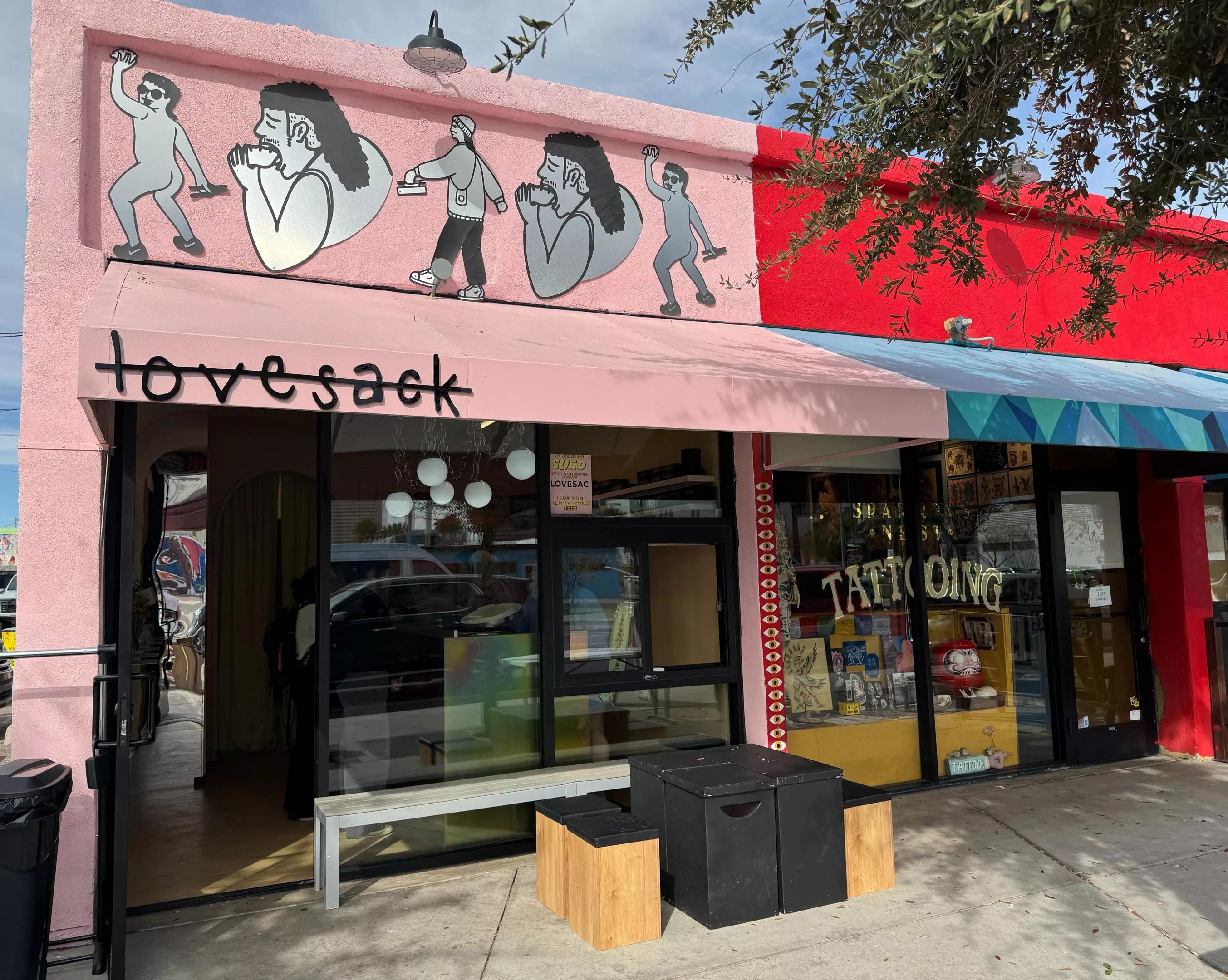 The exterior of Lovesack Dumpling.
