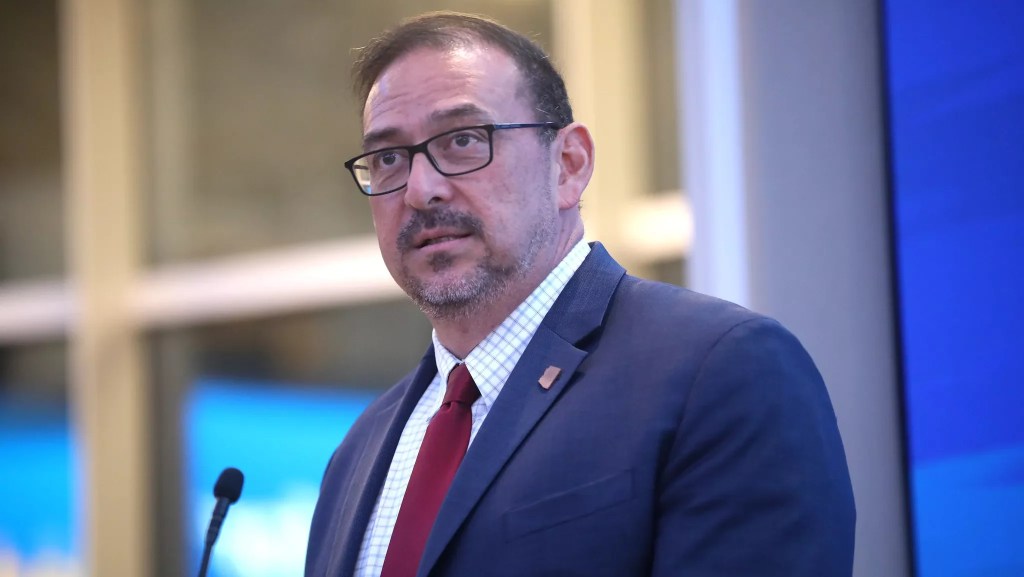 adrian fontes
