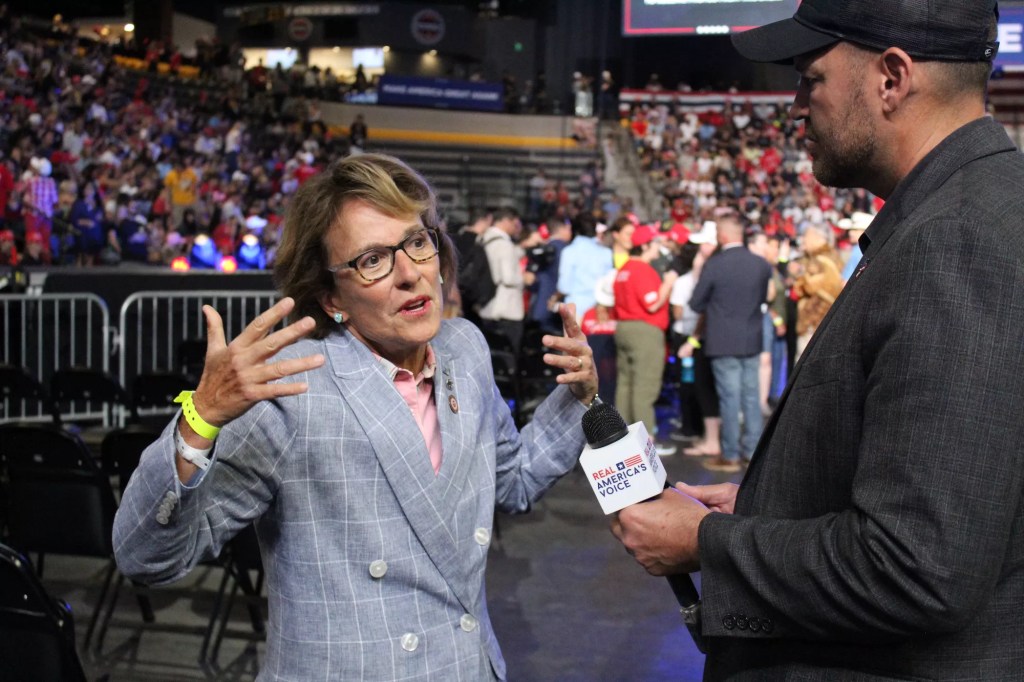 wendy rogers at trump rally in tempe