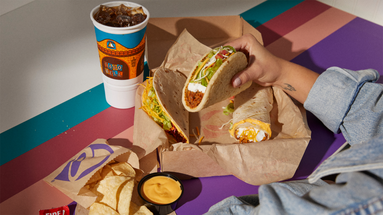 Retro Scottsdale Taco Bell is the perfect vibe for new Decades Menu