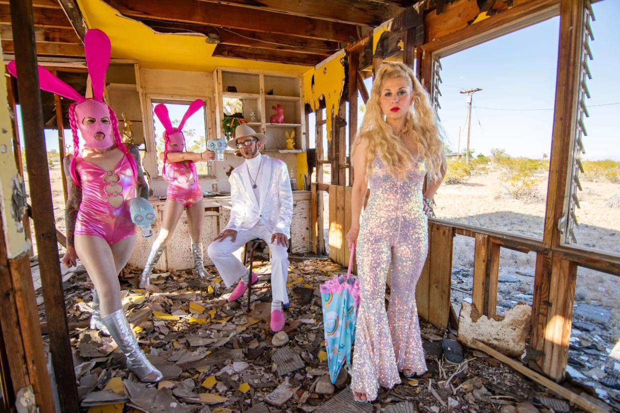 Electro-pop extravaganza: Jesika von Rabbit is headed to Phoenix on brief Arizona tour
