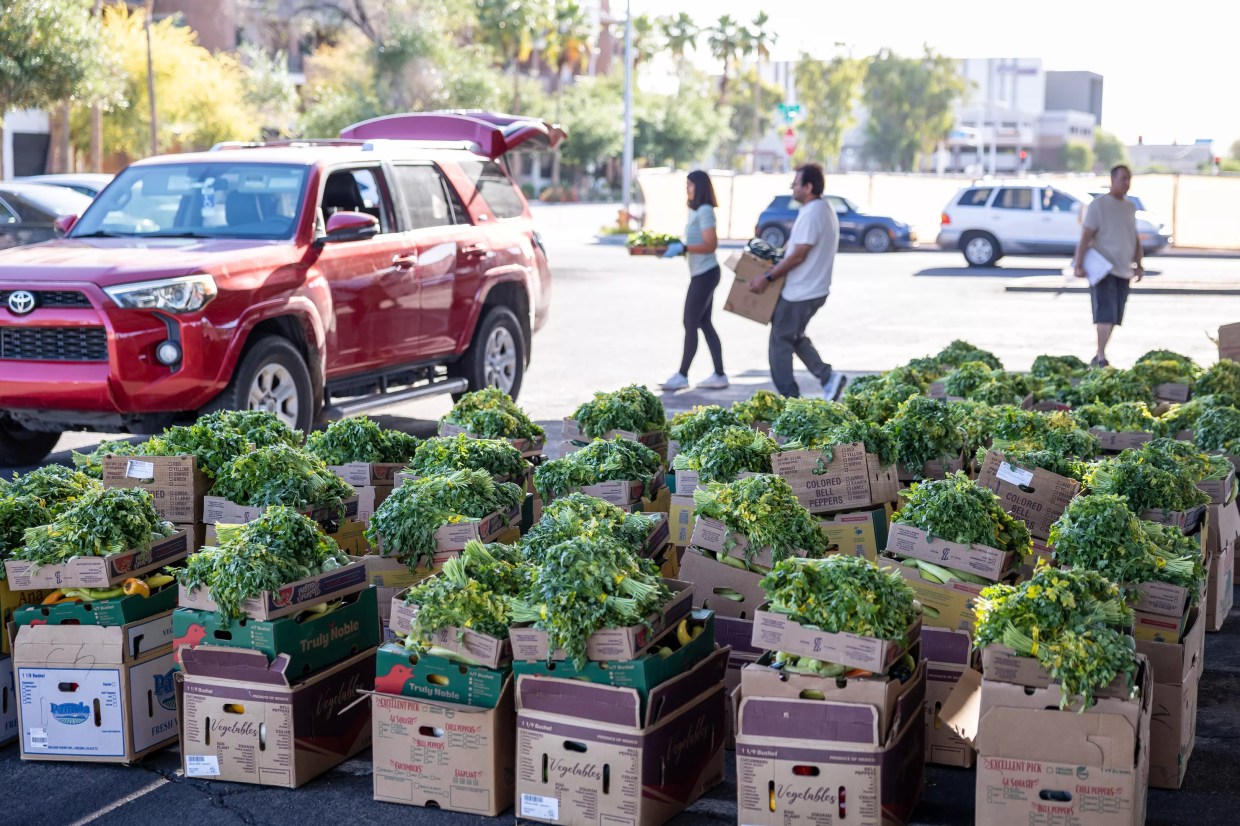 Groceries are pricey. This Arizona nonprofit provides fresh food for less