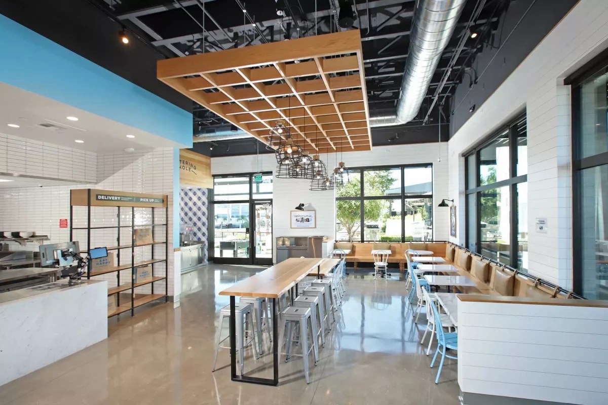 Popular California lunchtime destination opens in Scottsdale